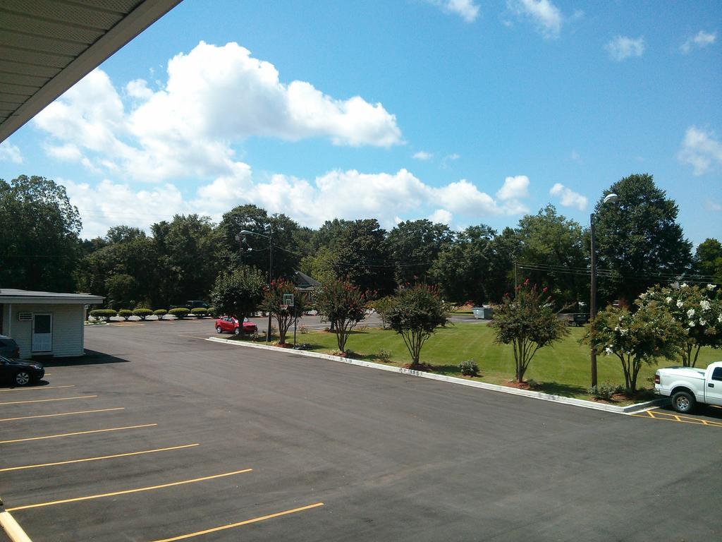 Guest Lodge - Pageland Exterior photo